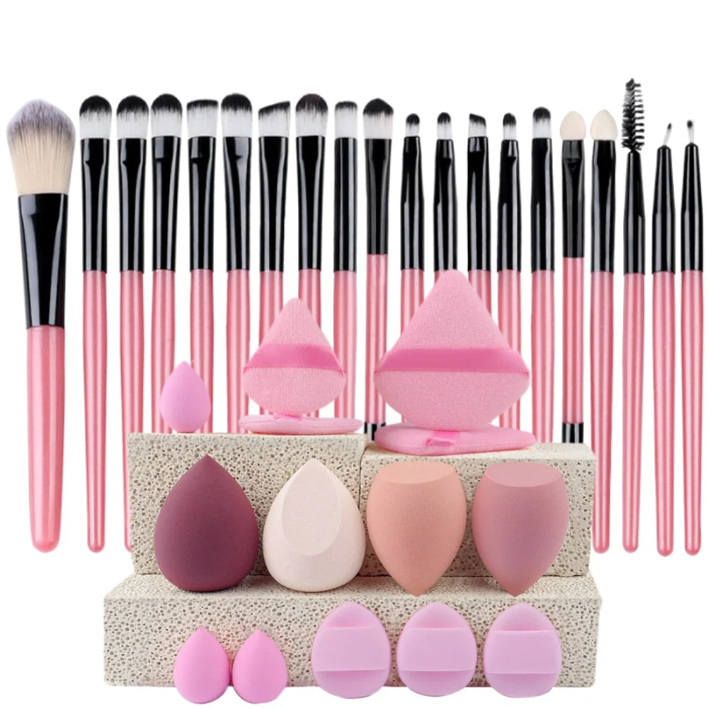 Premium synthetic kabuki makeup brushes set with foundation, concealer, powder, blush, blending, and eyeshadow brushes