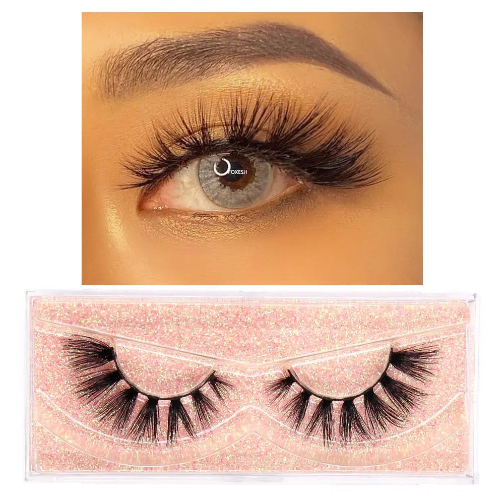 3D mink false eyelashes by HSF Marketplace, fluffy natural-looking lash style close-up