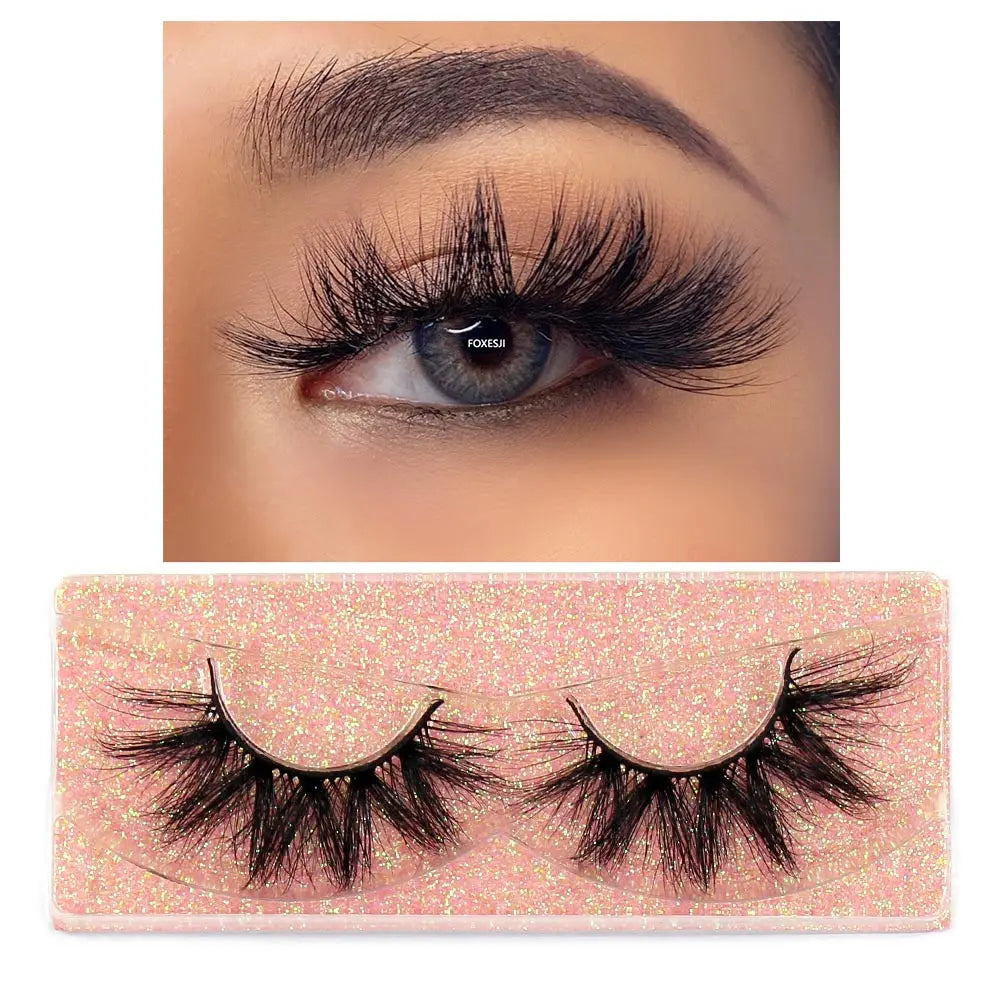 3D mink false eyelashes by HSF Marketplace, fluffy natural-looking lash style in close-up view