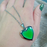 Color-changing stainless steel Heart Mood Locket Necklace with love-shaped photo pendant, showcasing mood and temperature-sensitive jewelry.