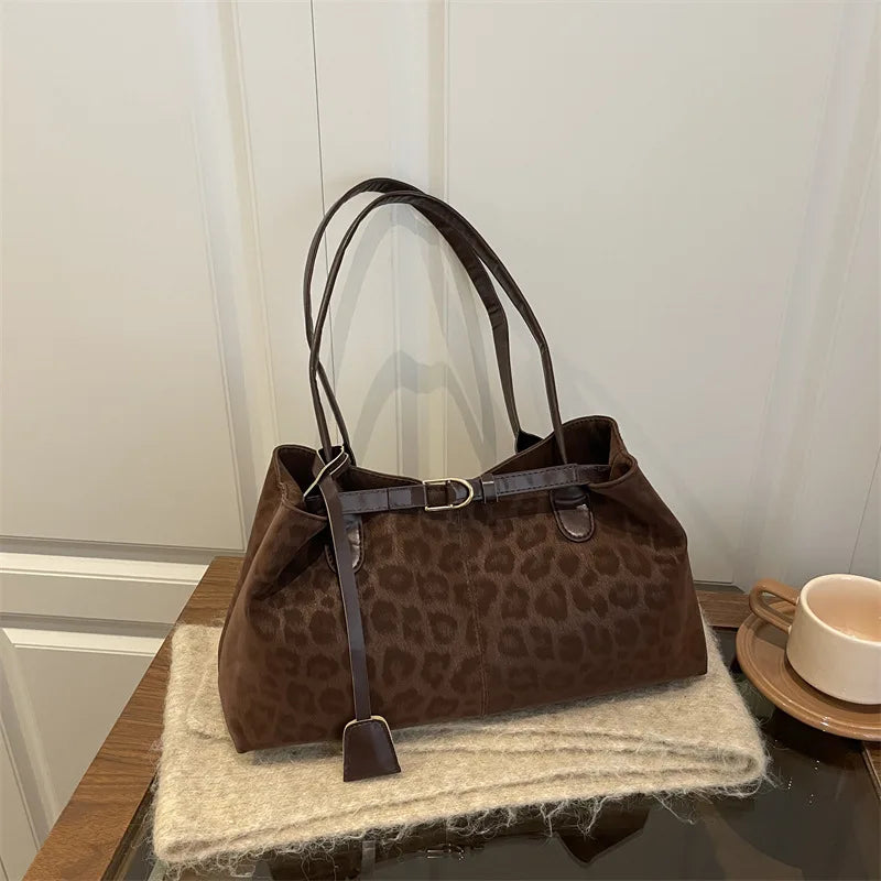 Leopard PU leather shoulder bag for women, trendy tote handbag with adjustable strap
