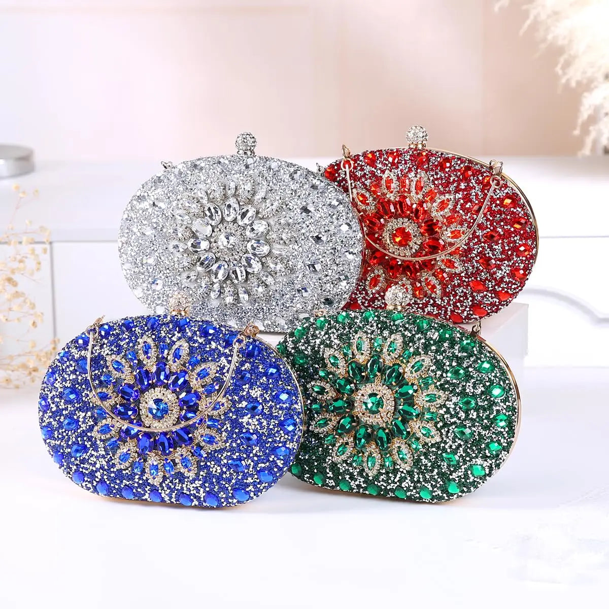 Sparkly women's rhinestone clutch purse with luxury handbag style, perfect for evening events and formal occasions.