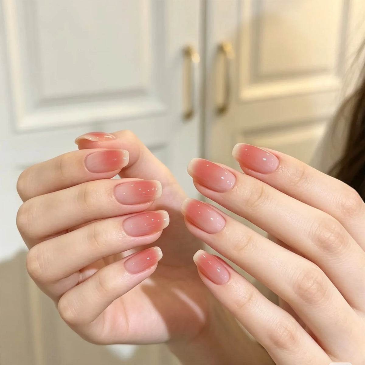24-piece blush pink glitter diamond cat eye press-on false nails in short coffin square full-cover tips