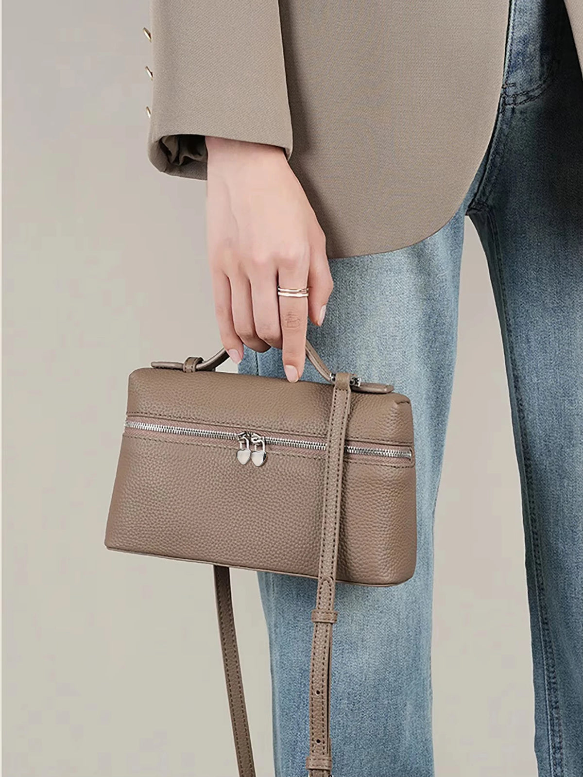 Stylish women's large-capacity handbag for everyday use, HSF Marketplace”】【