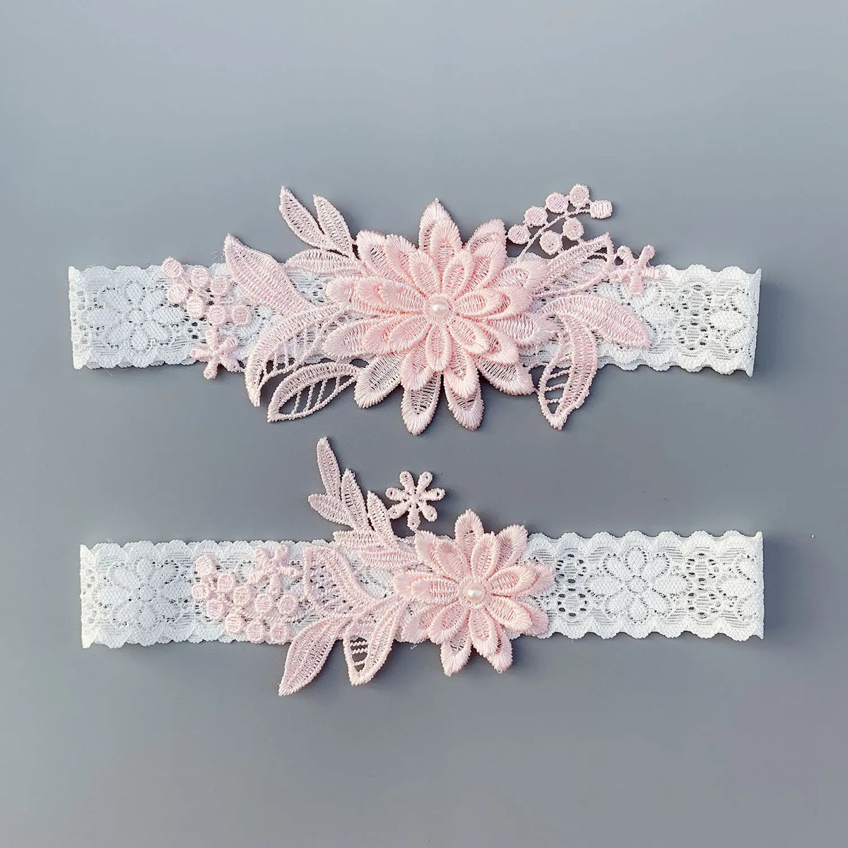 Two-piece women's lace thigh garter belts with pearl embroidery for bridal cosplay and wedding accessories