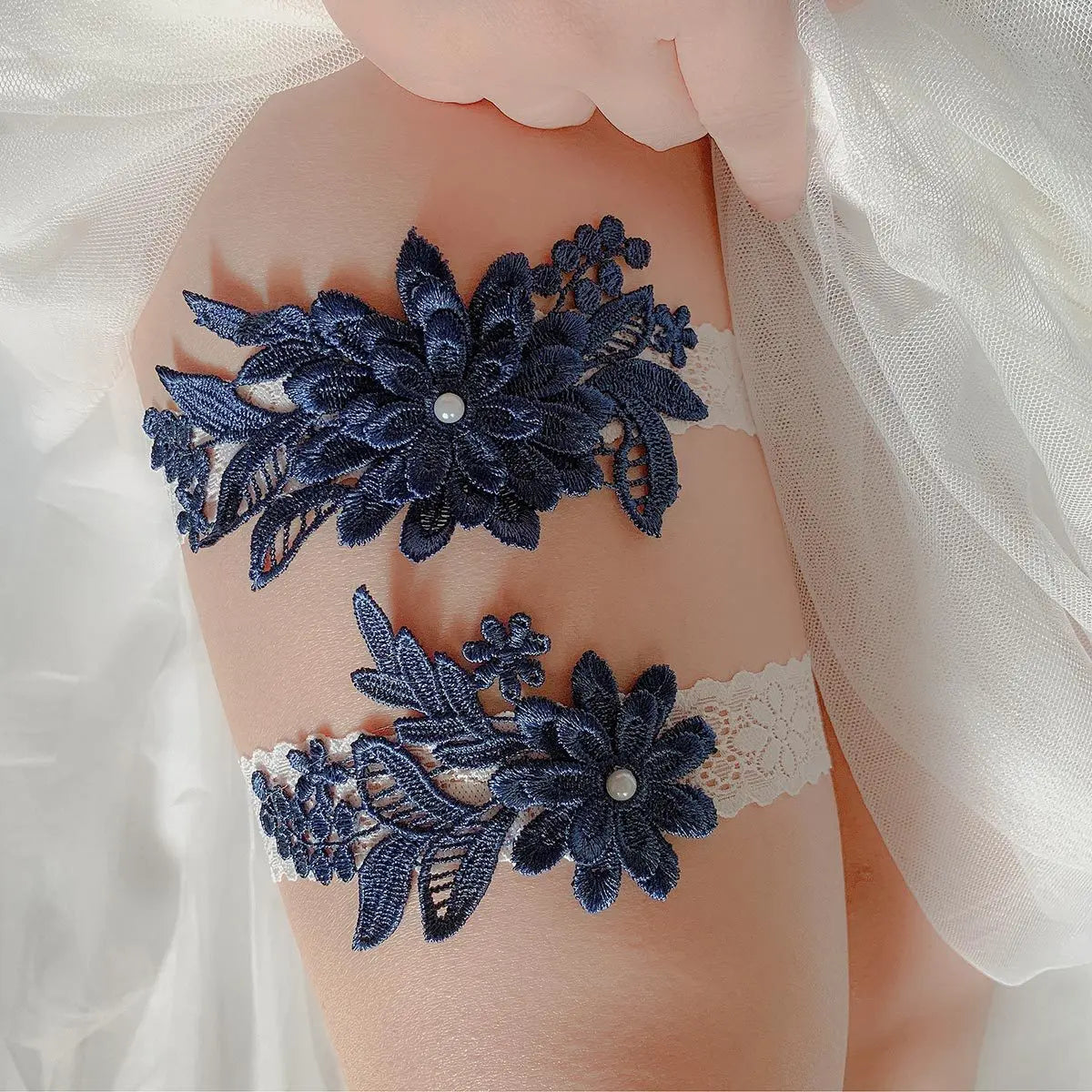 Women’s lace garter belt thigh bands with pearl embroidery for bridal wedding cosplay accessories