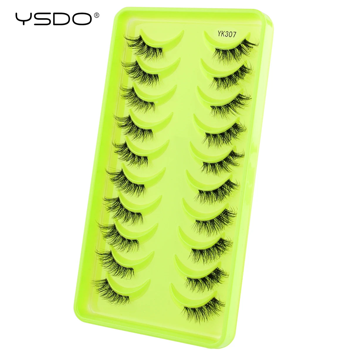 Natural full 3D false eyelashes by HSF Marketplace for a stunning cat-eye look