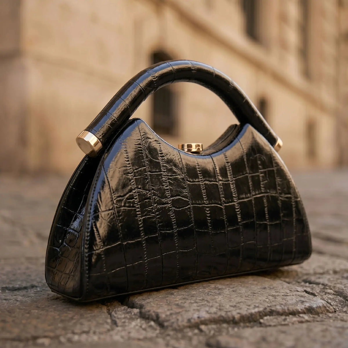 Half moon evening handbag for women, fashion PU leather clutch box bag with clip closure, ideal for weddings and parties.