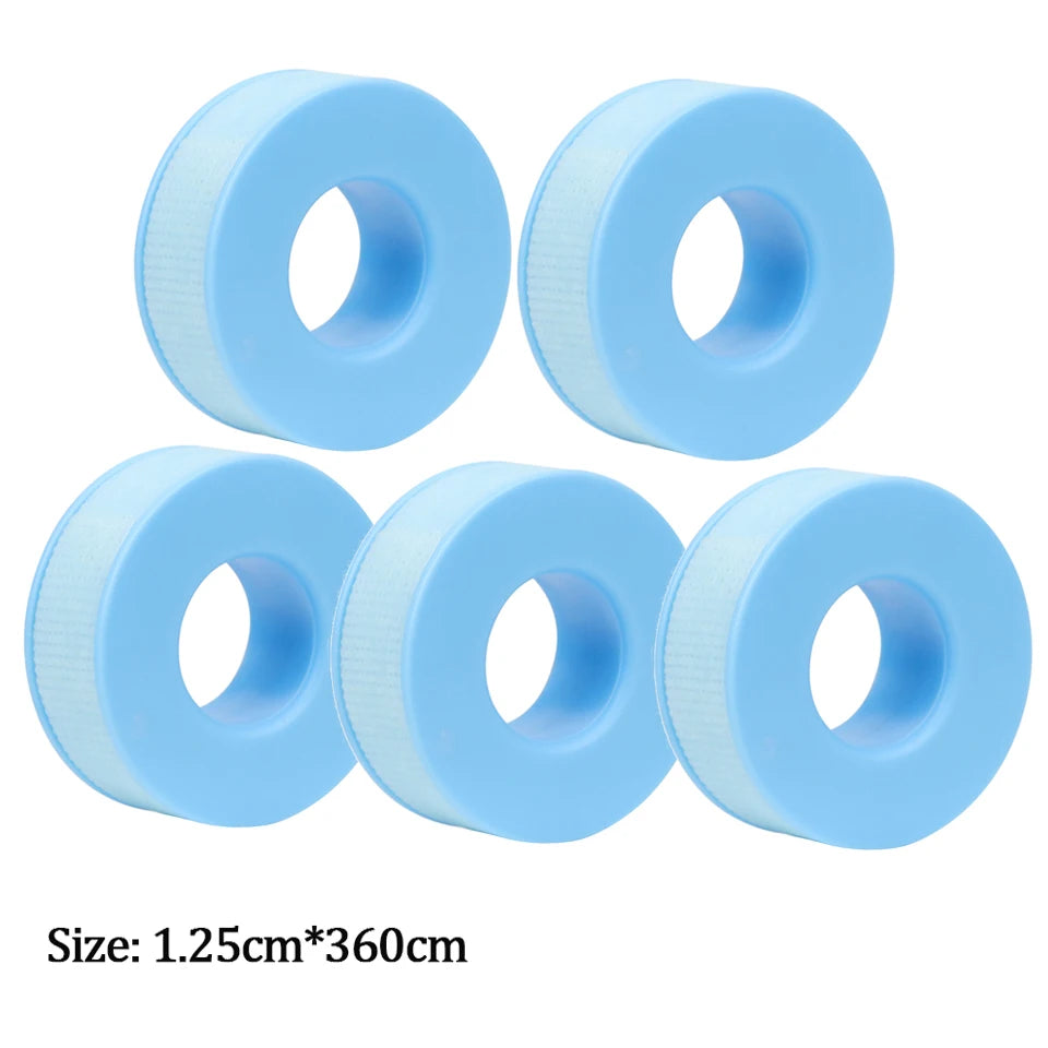 Breathable silicone gel eyelash tape sticker for eyelash extensions, resistant and sensitive, used in makeup and false eyelash application.