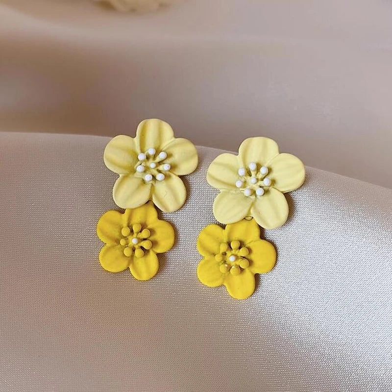 Simple Coffee Flower Drop Dangle Earrings for Women New Korean Fashion Jewelry Wedding Party Girl Elegant Jewelry Accessories