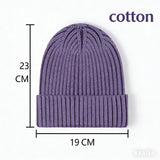 Warm knitted melon hat for men and women, winter beanie in a cozy textured design
