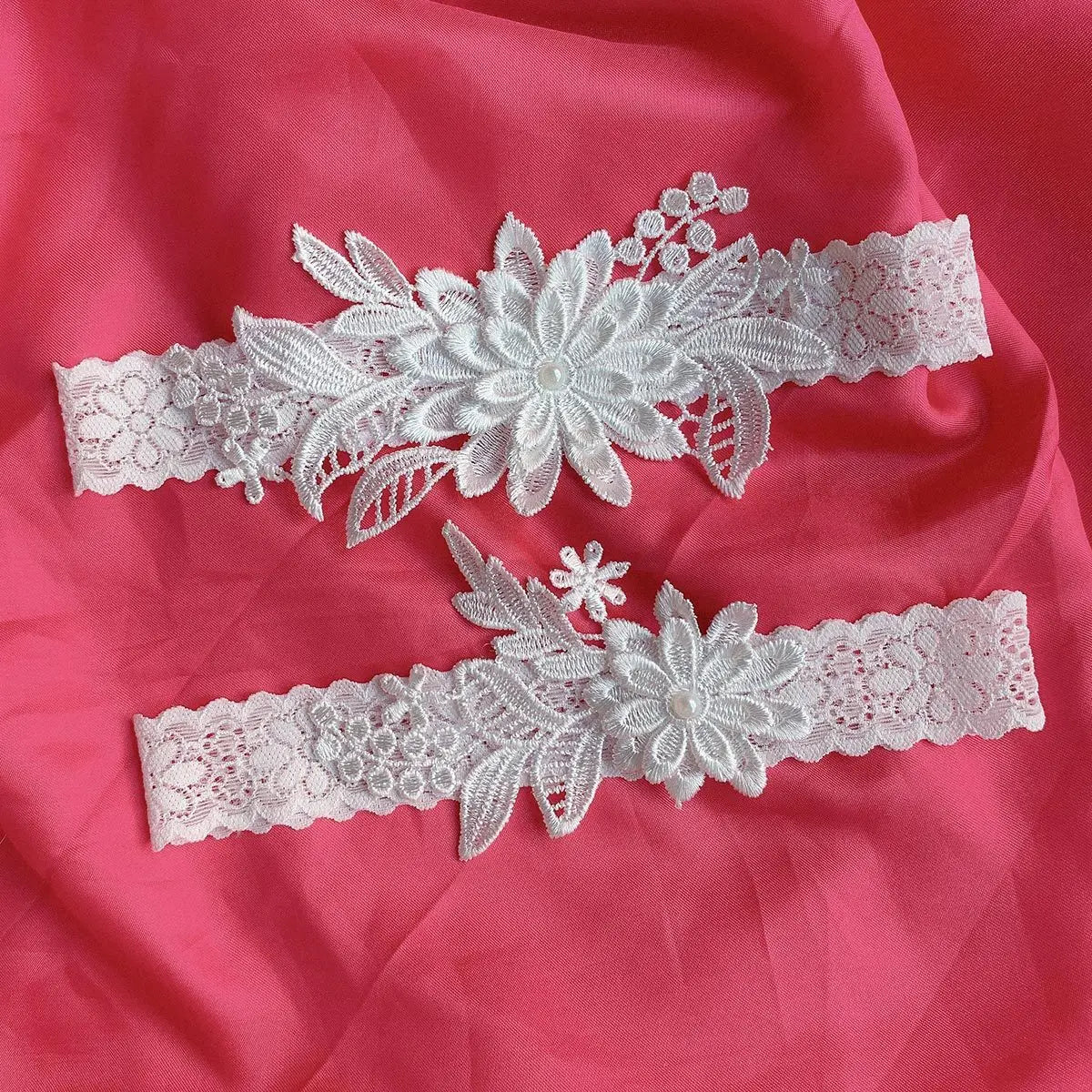 Women’s lace garter belt thigh bands with pearl embroidery, 2-piece bridal wedding accessory set