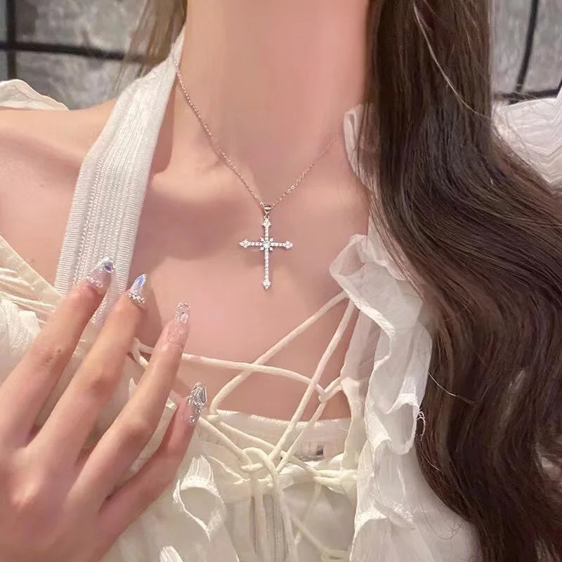 Y2K star zircon pendant necklace for women, featuring a sparkling star-shaped charm on a delicate chain