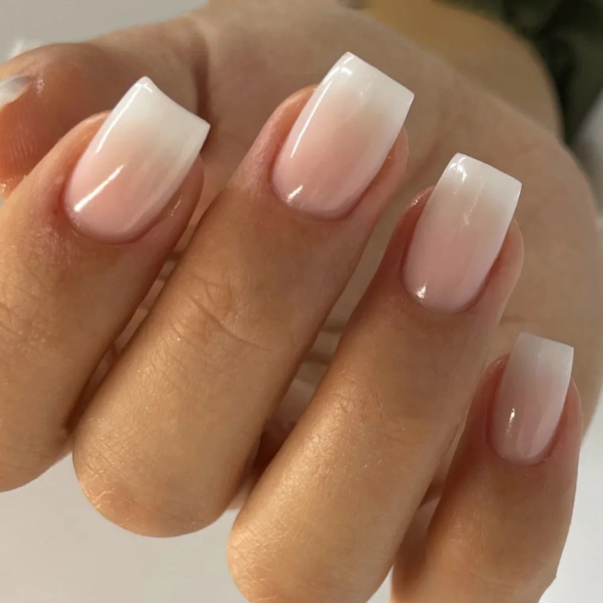 24-piece oval short pink ombre press-on false nails for women and girls, removable wearable nail art