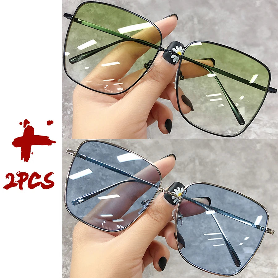 Luxury square unisex sunglasses by HSF Marketplace with gradient lenses, vintage design, perfect for travel and driving.