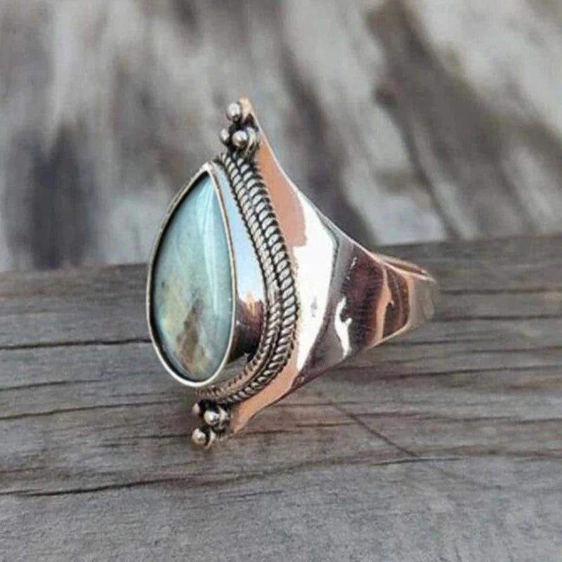 Huitan Vintage Women Rings with Pear Shaped Green Stone Sticker Geometric Temperament Lady Accessories Party Boho Style Jewelry