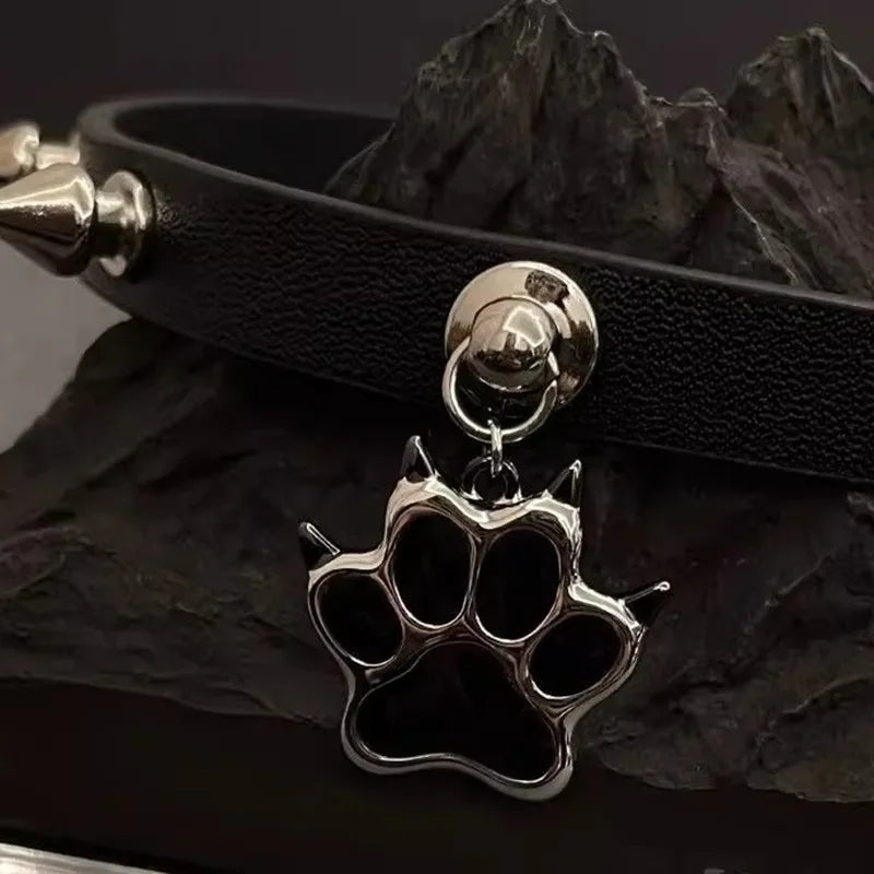 Gothic cat claw choker necklace with paw pendant, black PU leather, rivet accents, for women, Korean fashion jewelry.