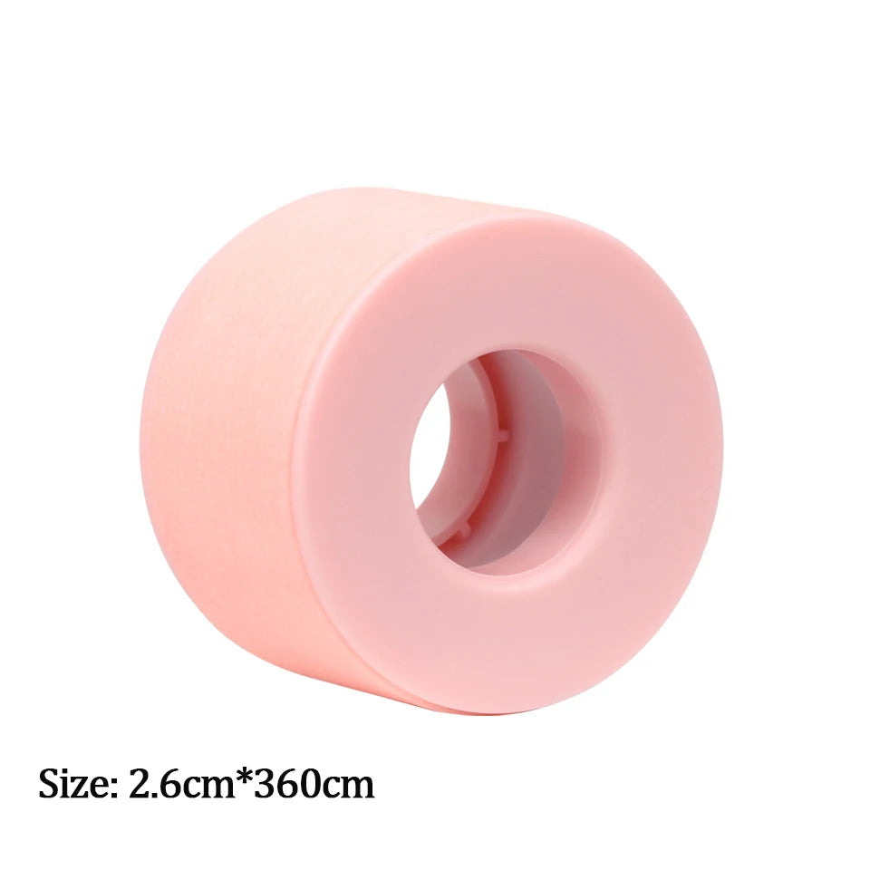 Breathable silicone gel eyelash tape sticker for false eyelash extensions, resistant, microporous, and suitable for sensitive skin.