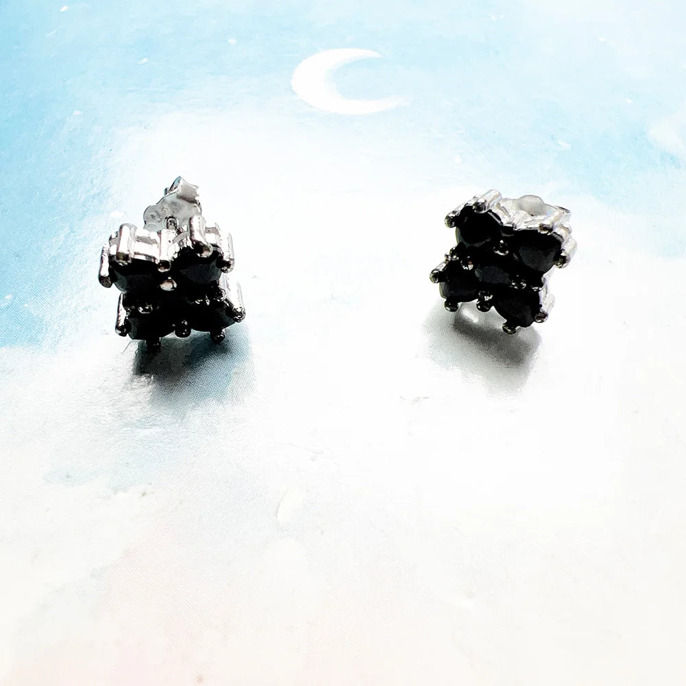 Vintage black flower stud earrings in 925 sterling silver by HSF Marketplace