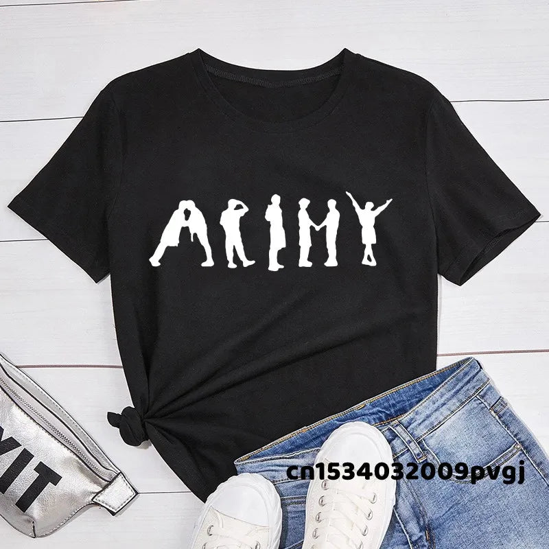 Korean style aesthetic women’s T-shirt, K-culture streetwear fashion design
