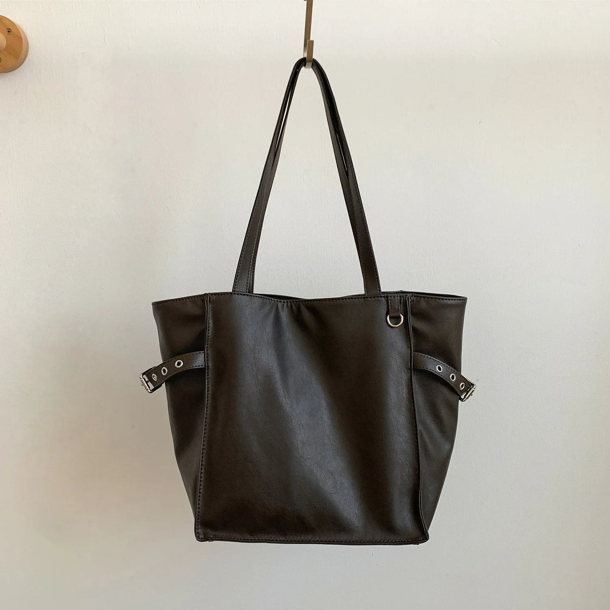 Black Rivet Design women's shoulder handbag with large capacity, elegant office tote, brand design, suitable for ladies.