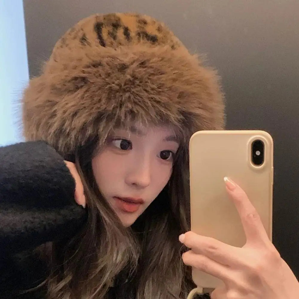 Women's leopard print faux fur fisherman hat, thick windproof winter headgear for warmth