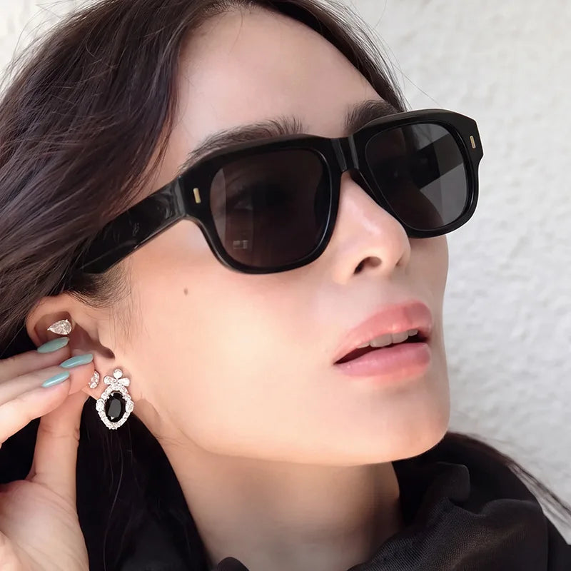 Thick polygonal square tortoise shell sunglasses with retro gradient lenses for men and women, UV400 protection, outdoor fashion accessory.