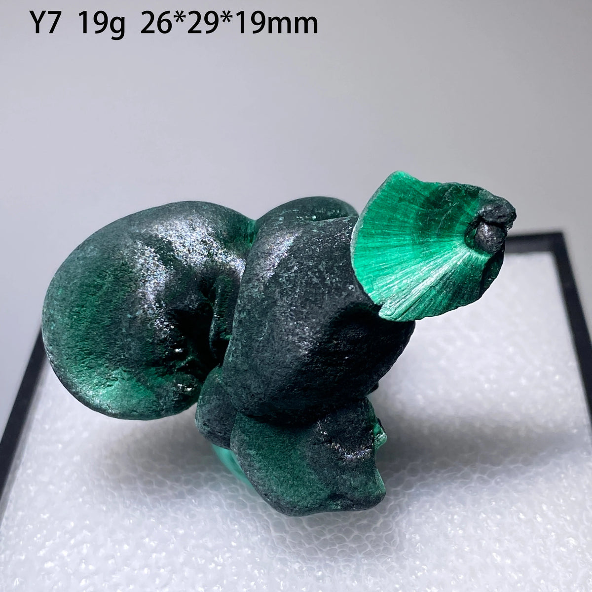 Pure Natural Velvet Malachite Specimen Fibrous Silky Malachite Crystal Cluster Raw Mineral Healing Stone Collection Home Decor