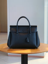 HSF Marketplace vintage women's handbag with flap and soft leather shoulder strap, ideal for office and commute.