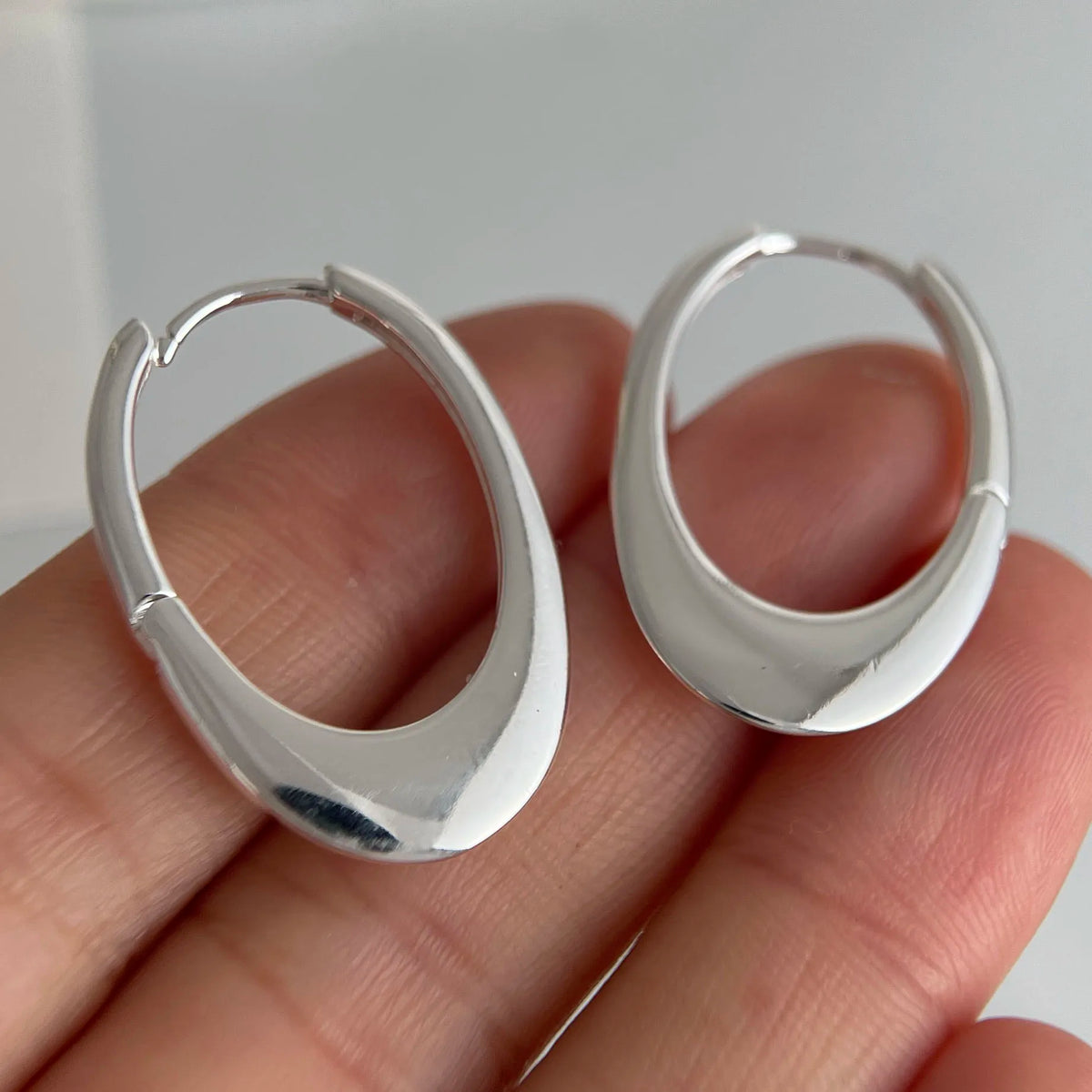 925 sterling silver oval hollow earrings for women, shiny trendy jewelry design