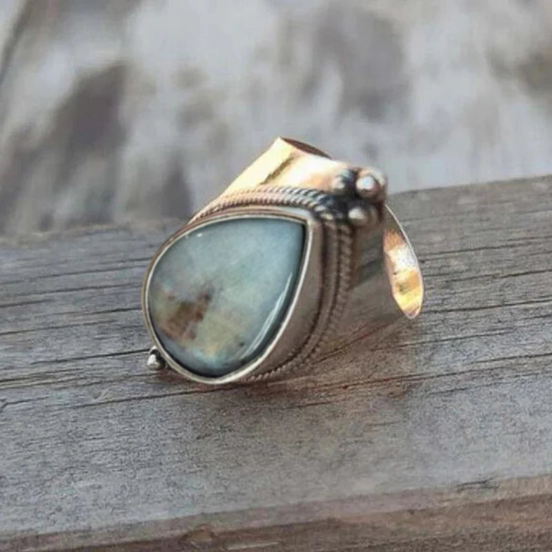 Huitan Vintage Women Rings with Pear Shaped Green Stone Sticker Geometric Temperament Lady Accessories Party Boho Style Jewelry