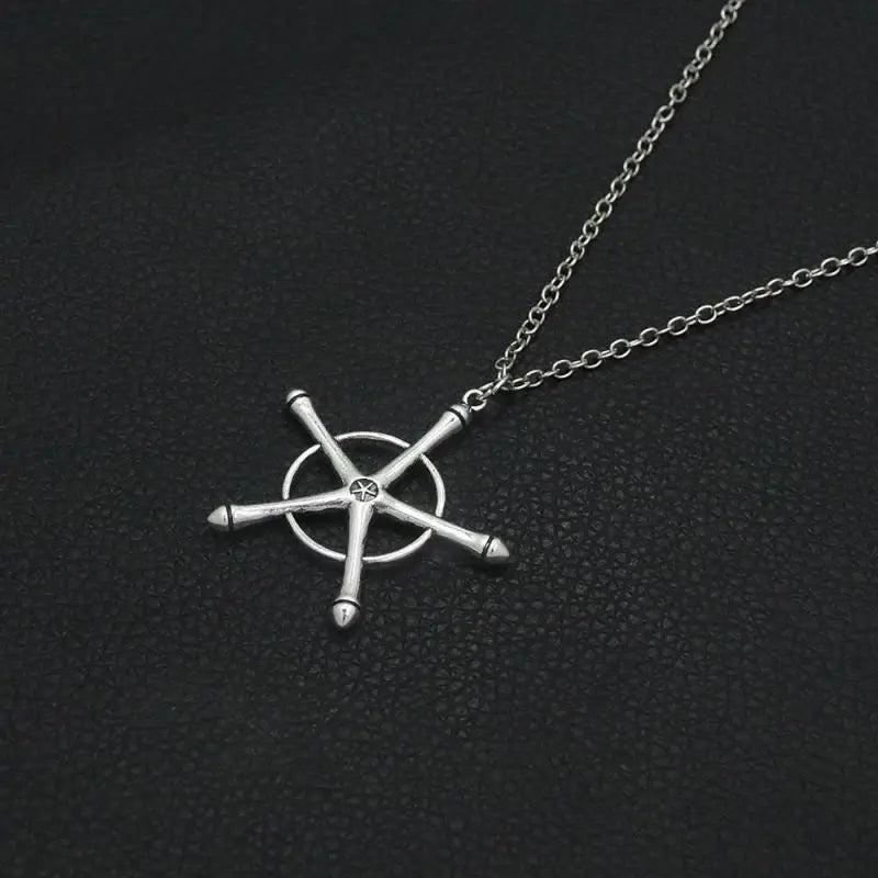 Anime Bleach Quincy Ishida Uryuu metal pendant necklace featuring a detailed amulet, perfect for cosplay or anime fan jewelry.