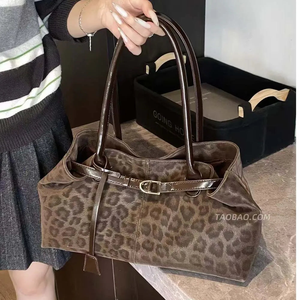 Leopard PU leather shoulder bag for women, trendy tote handbag in animal print