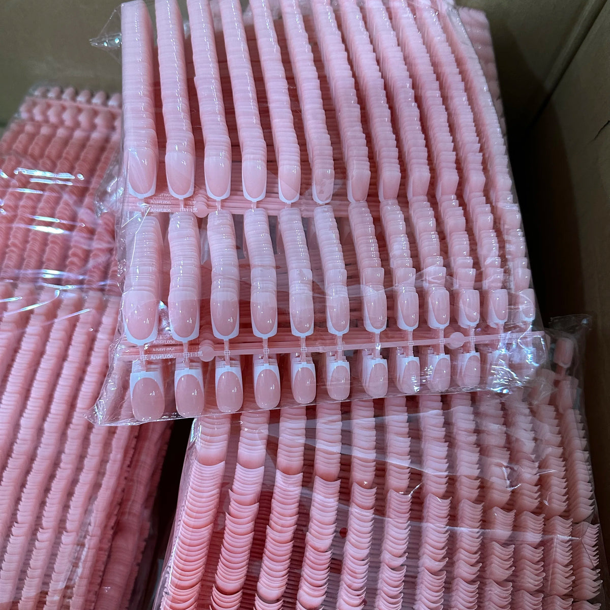 120-piece glossy pink short square coffin French false nails, full-cover wearable press-on acrylic nail tips