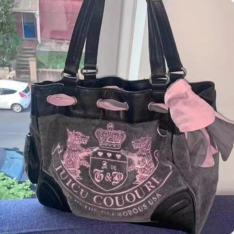 Elegant velvet ladies tote bag with vintage embroidery, large capacity, and shoulder strap, ideal for shopping and everyday use.