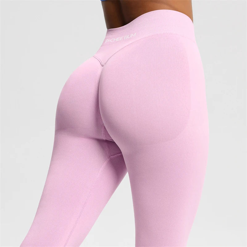 Women's seamless bum-shaping leggings with ribbed waistband and scrunch butt detail for yoga and fitness