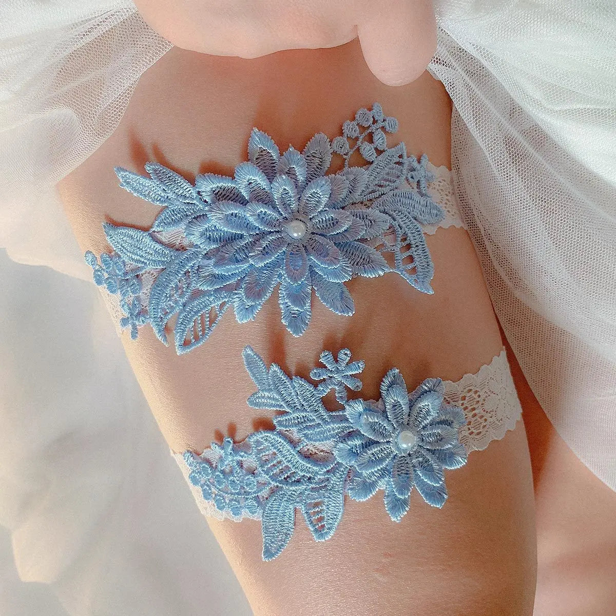 2-piece women’s lace garter belt thigh bands with pearl embroidery for bridal wedding cosplay attire