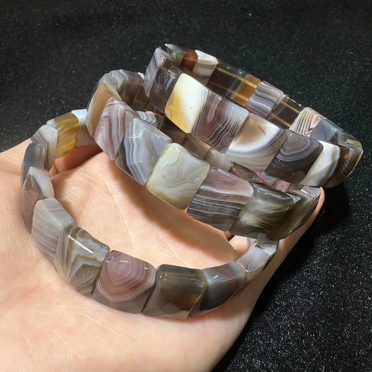Classic elastic bracelet with natural Persian Gulf sun stone for men and women, shown as a single-piece jewelry design