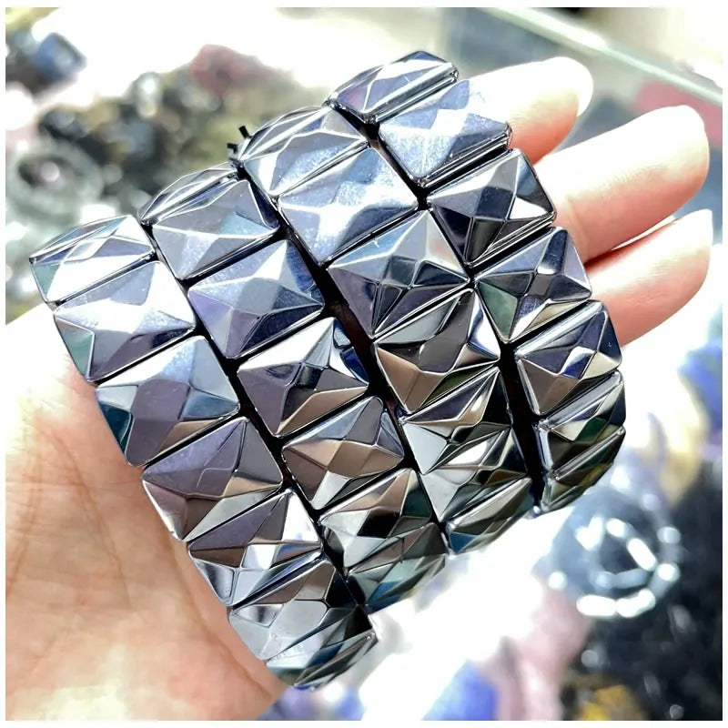 Classic elastic bracelet with natural Persian Gulf sun stone for men and women, shown as a single-piece jewelry accessory