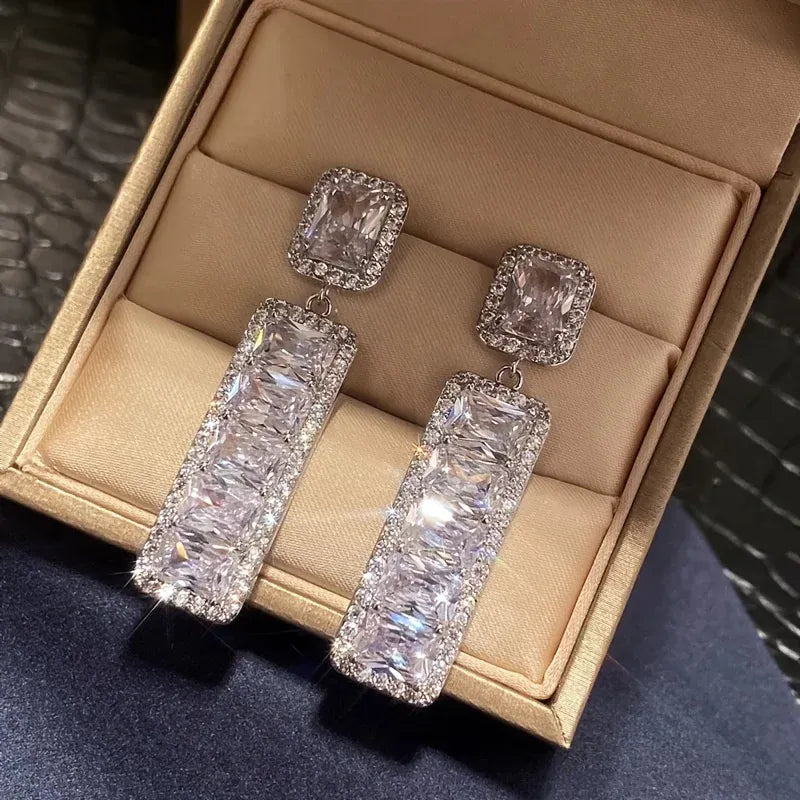 Fashion Light Luxury Temperament Geometric Square Pendant Earrings for Women Delicate Shining Party Jewelry Gifts
