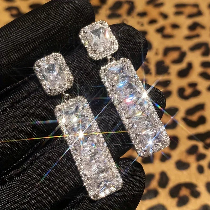 Fashion Light Luxury Temperament Geometric Square Pendant Earrings for Women Delicate Shining Party Jewelry Gifts