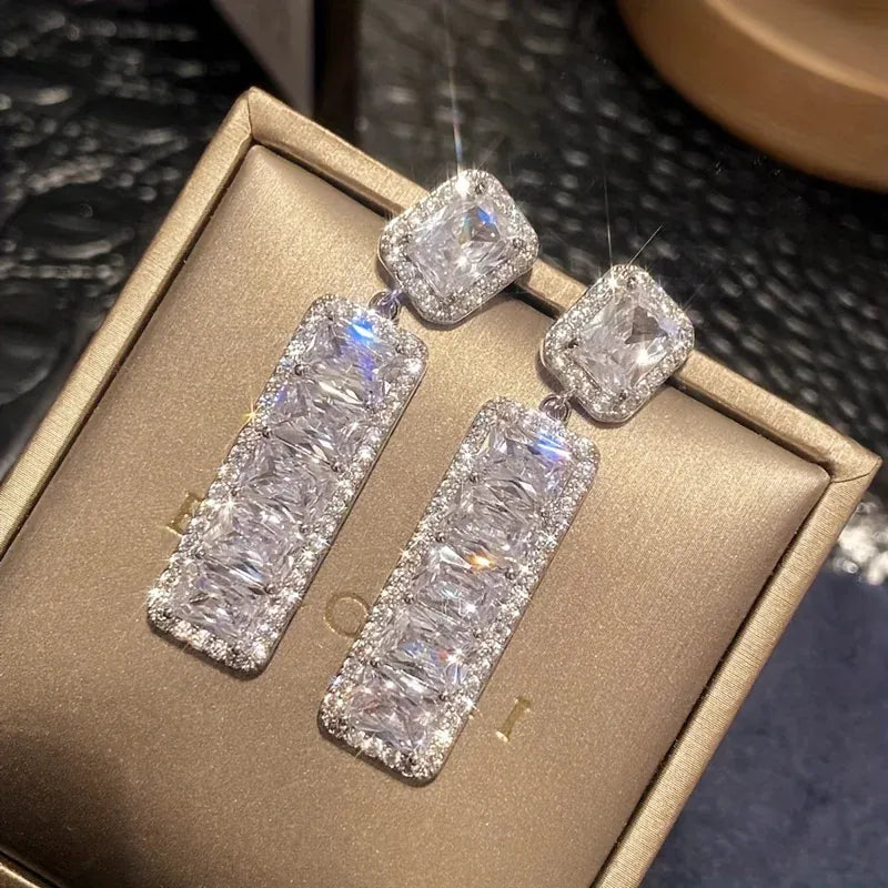 Fashion Light Luxury Temperament Geometric Square Pendant Earrings for Women Delicate Shining Party Jewelry Gifts