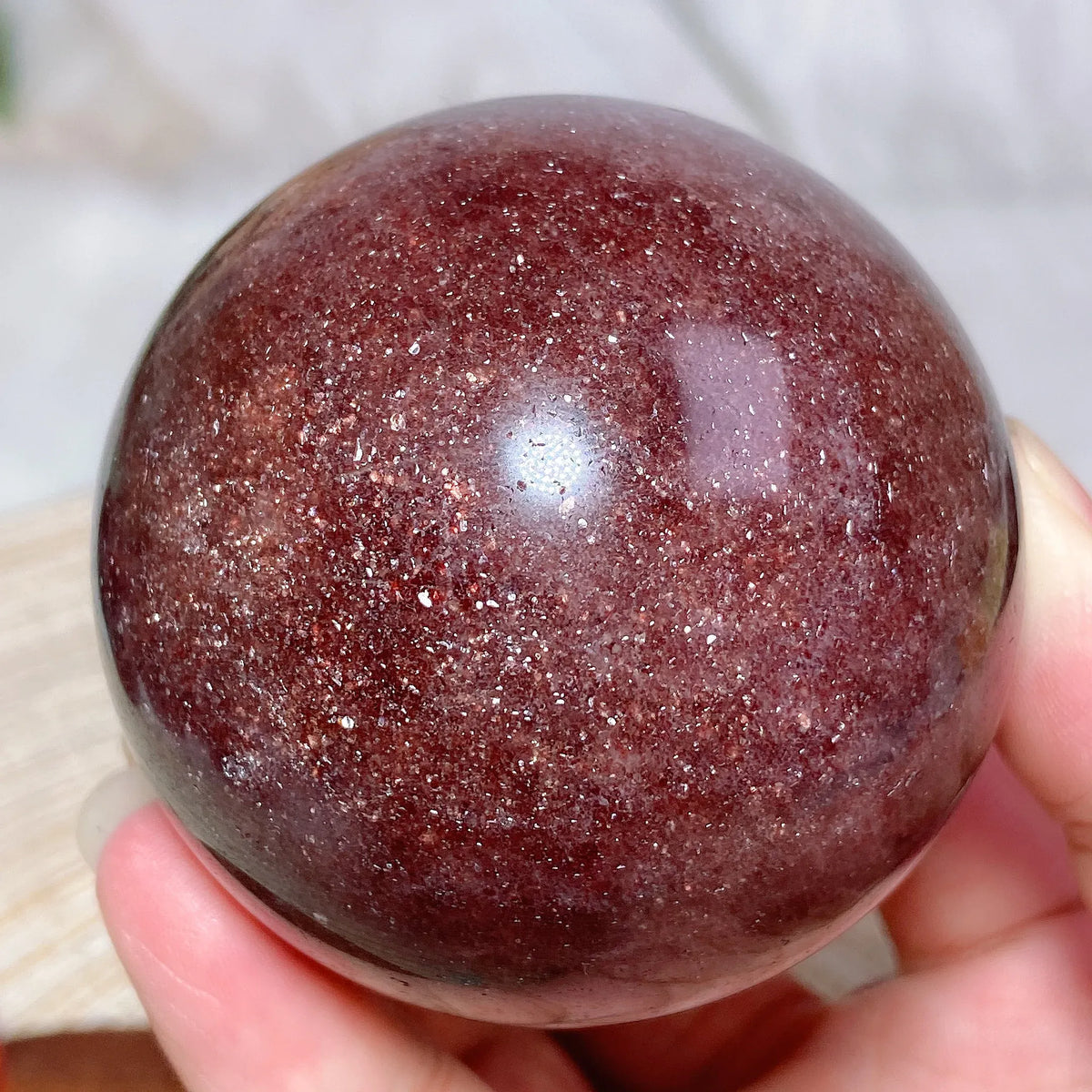 Natural Crystals Snowflake Strawberry Quartz Sphere BallEnergy Ornament Healing High Quality Home Decorations Room Decro Ore
