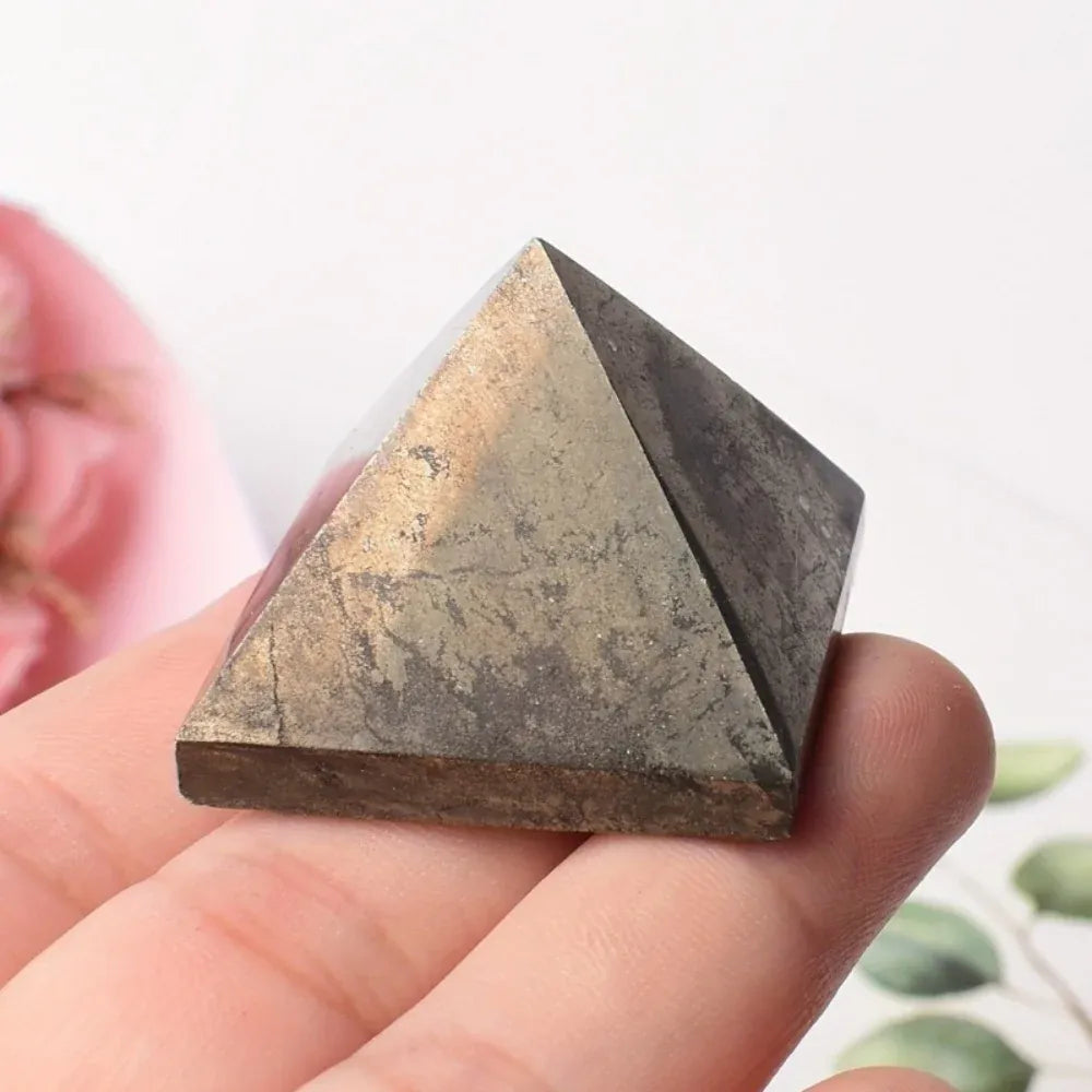 Natural Pyrite Gemstone Pyramid Wealth and Protection Crystal Premium Decorative Stone Home Decor Gift Desktop Decoration