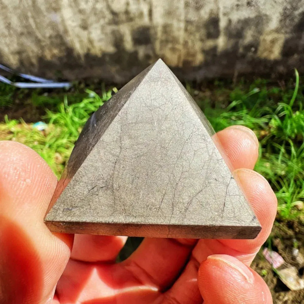 Natural Pyrite Gemstone Pyramid Wealth and Protection Crystal Premium Decorative Stone Home Decor Gift Desktop Decoration