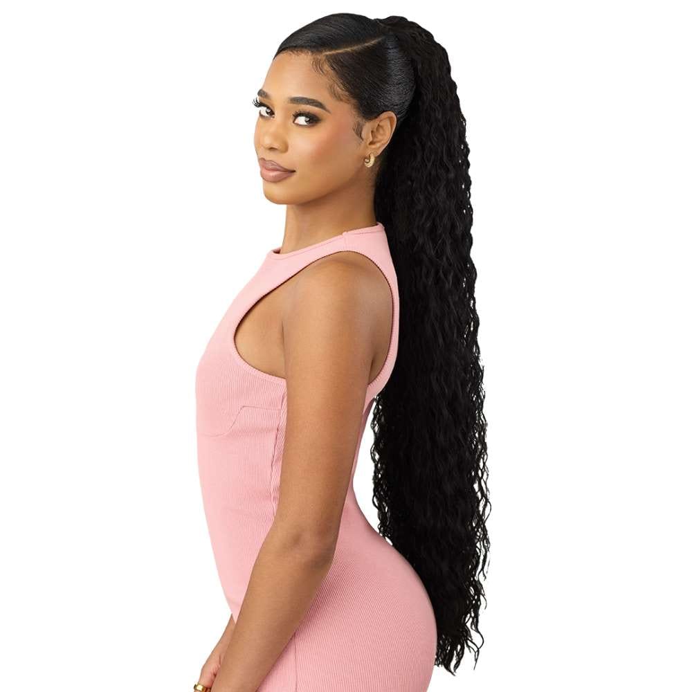 drawstring ponytail palm girl Outre Drawstring Ponytail Pretty Quick Pony Mahala (1)