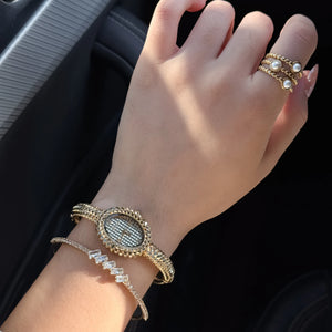 Scottie Luxury Gold Oval Quartz Watch for Women, Vintage Diamond-Pattern Bracelet