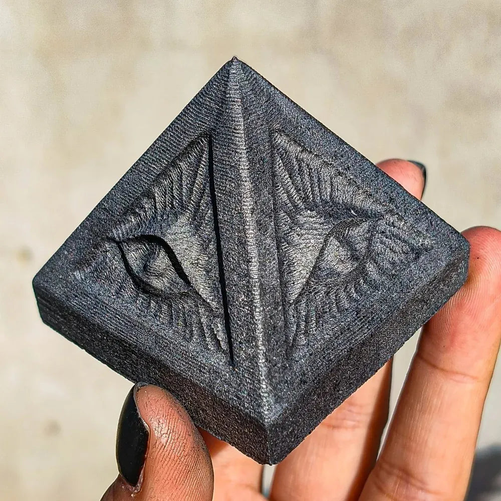 Shungite Pyramid Natural Crystals Ore Energy Eye Quartz Statue nergy Stones For Meditation Yoga Witch Home Fengshui